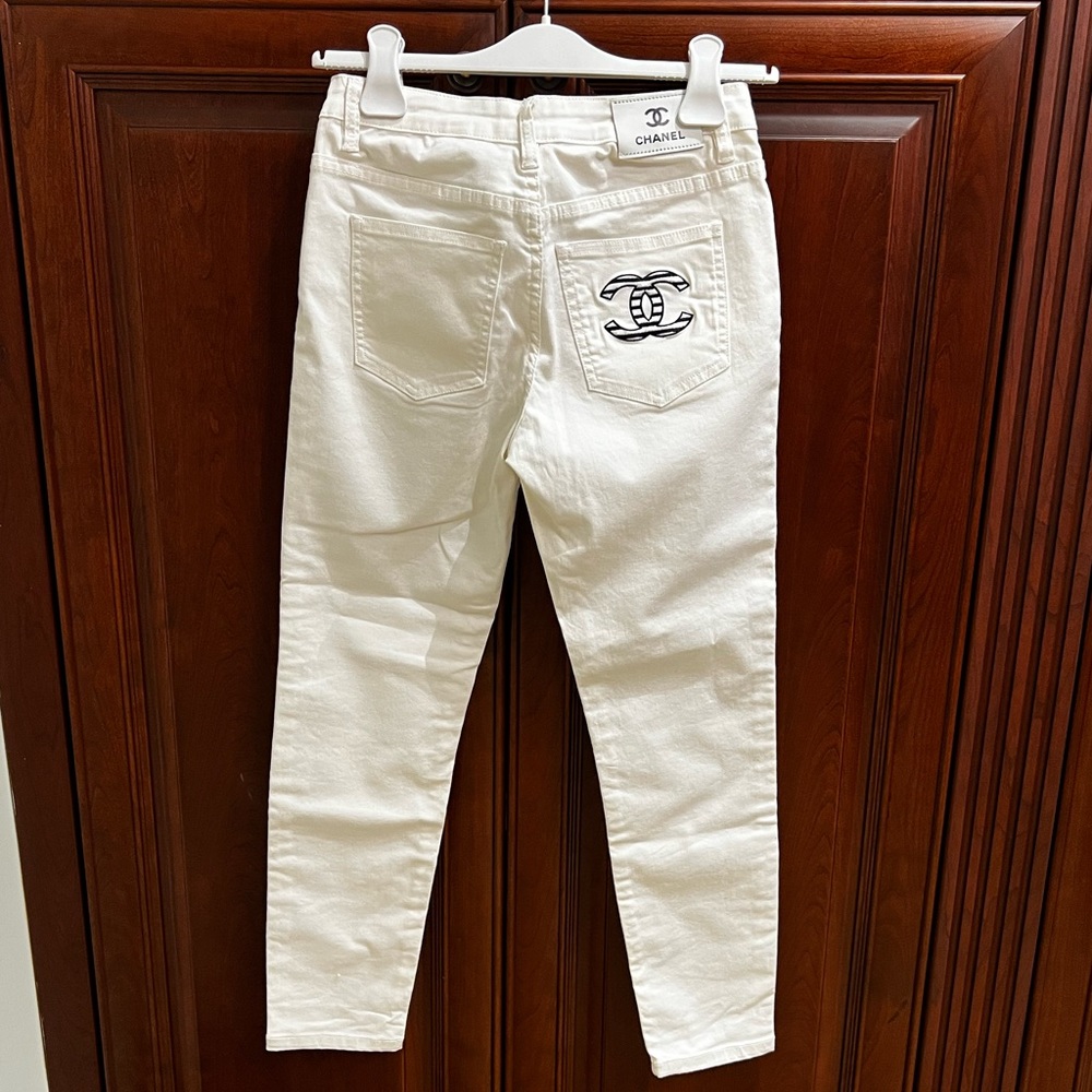 Chanel white jeans, size 28